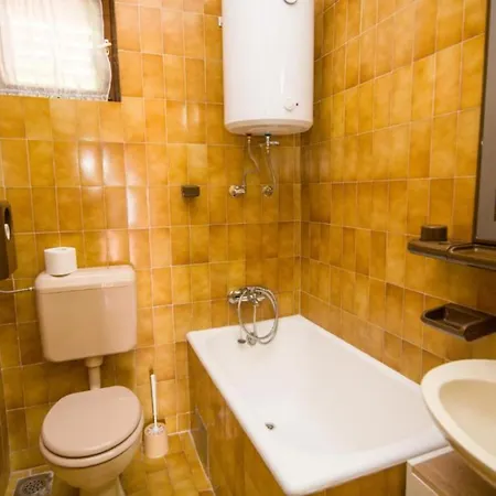 Darmy - Two Bedroom *