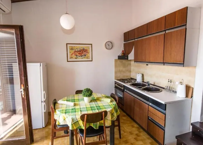 Darmy - Two Bedroom Apartment Trogir