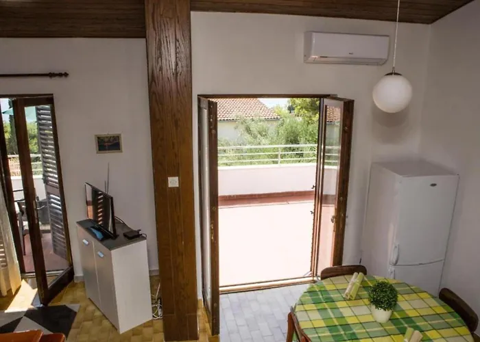 Darmy - Two Bedroom Apartment *